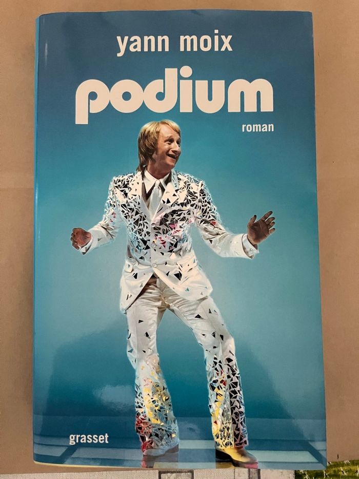 Podium Yann Moix Grasset