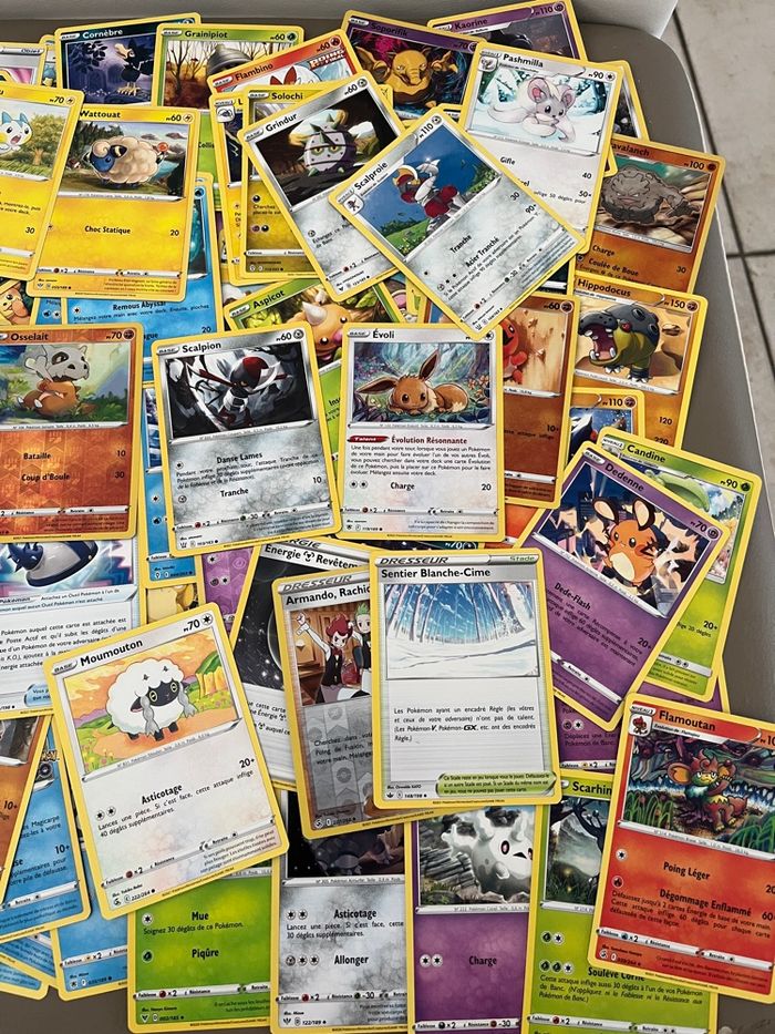 100 cartes Pokémon - photo numéro 3