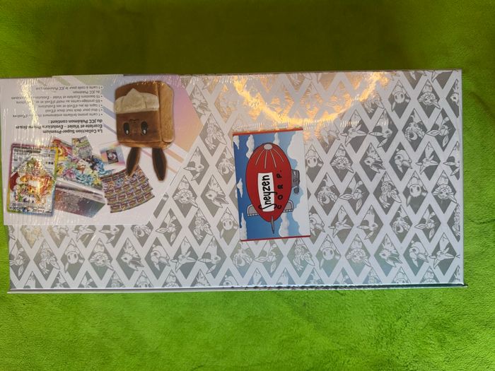Coffret Super Premium Collection EV8.5 Evolutions Prismatiques Neuf et Scellé - photo numéro 3
