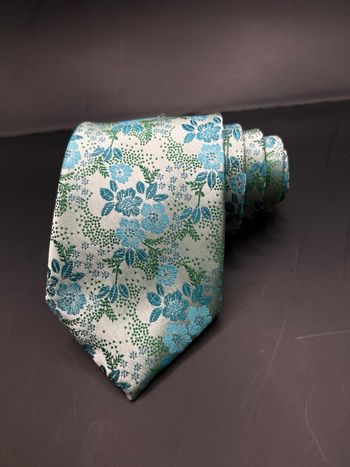 Cravate verte brodée 