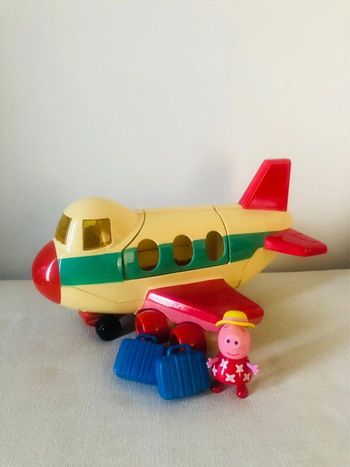 Jouet avion de Peppa avec 1 personnage et valises
