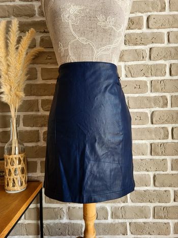 Jupe en similicuir bleu marine Naf Naf - Rock chic