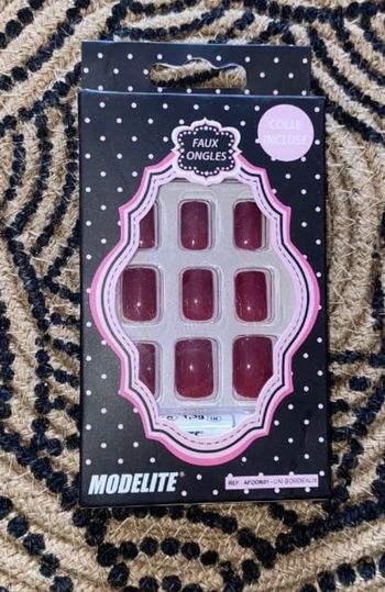 Faux ongle neuf