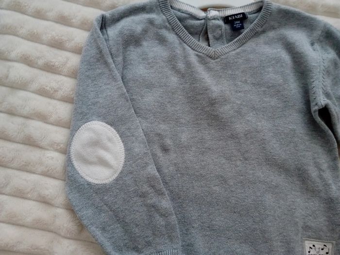 Pull garçon 24mois kiabi 🩶🤍 - photo numéro 2