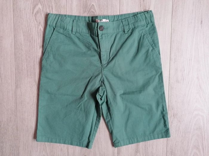 bermuda Cyrillus 
Taille 14 ans
Neuf juste lavé