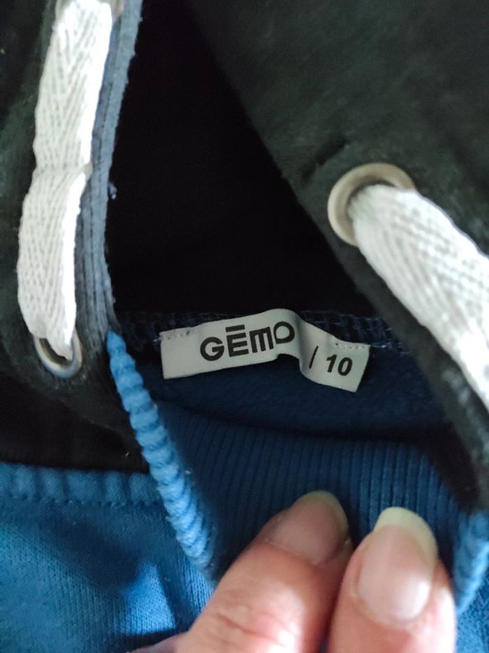 Sweat bleu - photo numéro 3