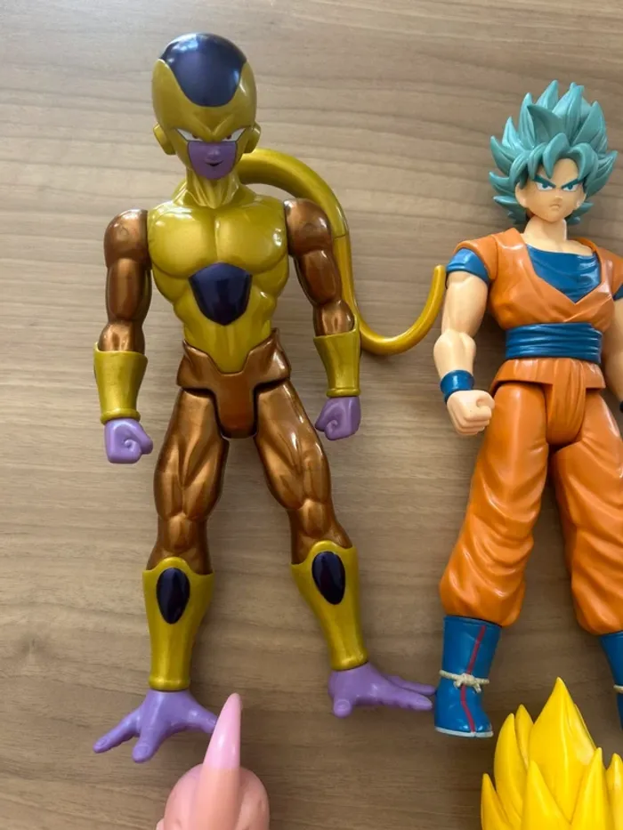 Gros lot de 4 grandes figurines de 30cm de hauteur dragonball Z - photo numéro 4
