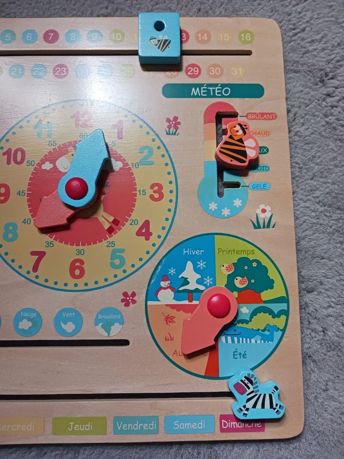 Calendrier en bois - photo numéro 3