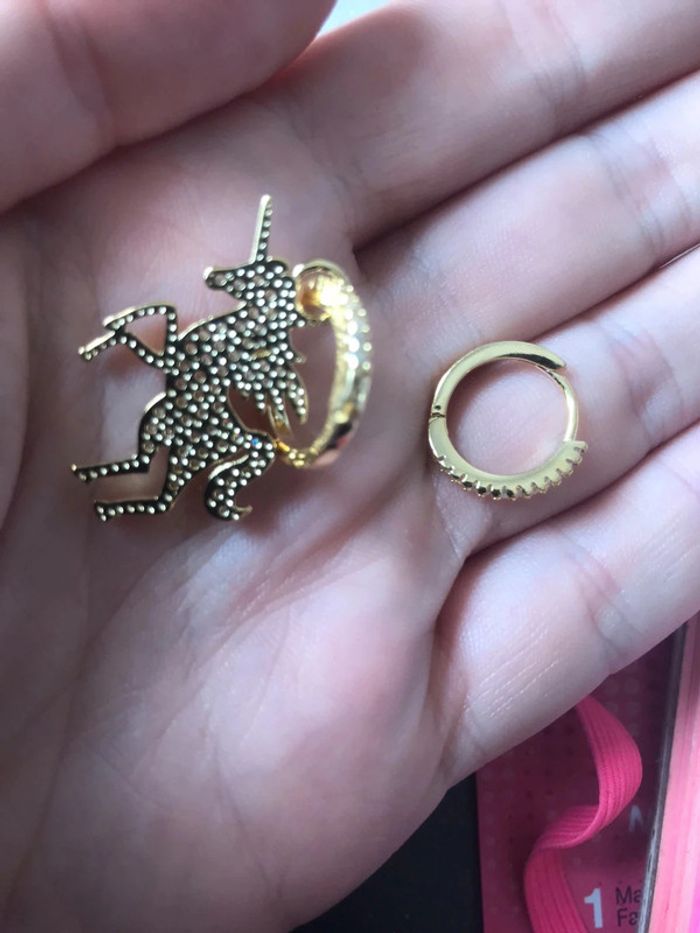 boucle d’oreille dore licorne - photo numéro 2