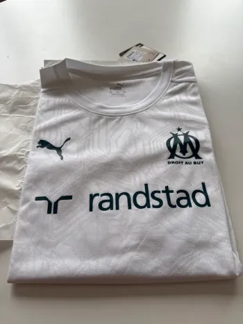Maillot OM domicile Puma – Taille S – Neuf avec étiquettes