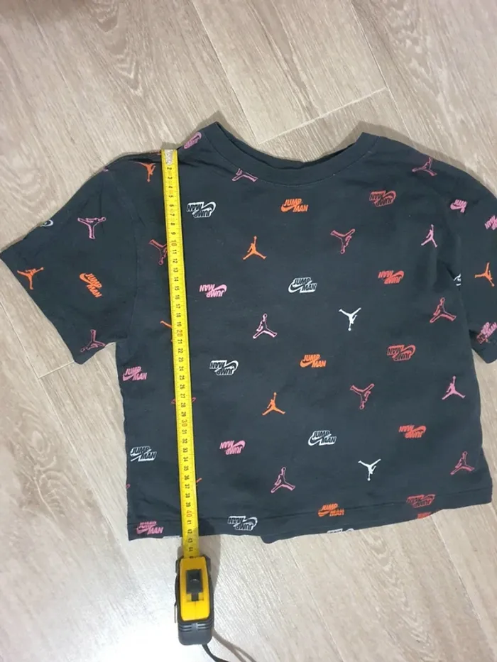 Tee shirt crop top Jordan taille 12-13 ans - photo numéro 3
