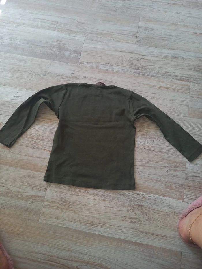 Tee-shirt manches longues kaki. - photo numéro 2