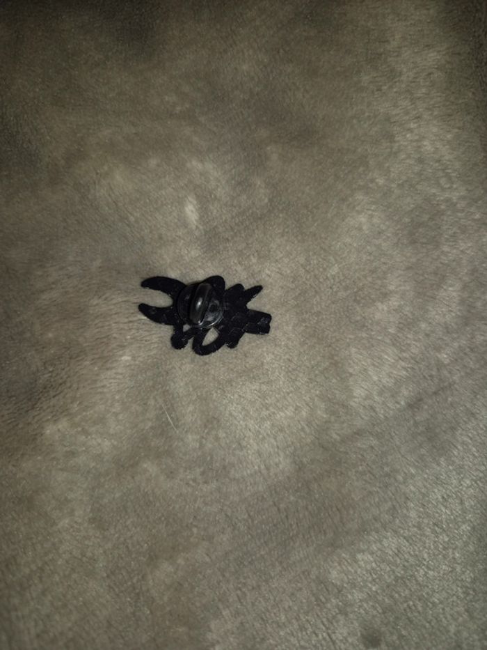 Broche hollow knight - photo numéro 2