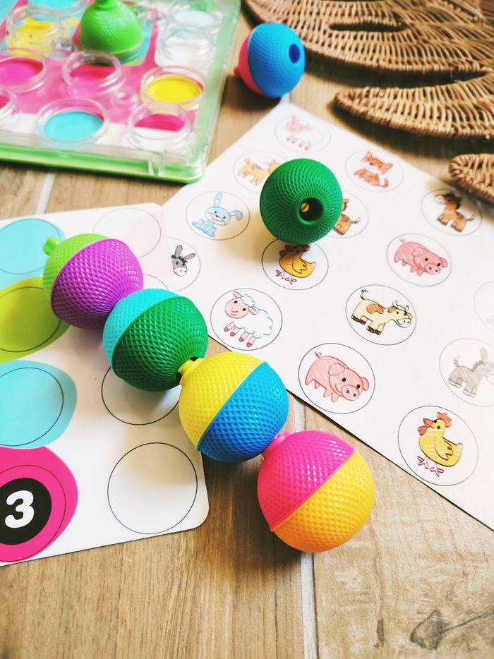 🌸Planche d'activités avec perles fleurs à visser en plastique marque Lalaboom - photo numéro 4