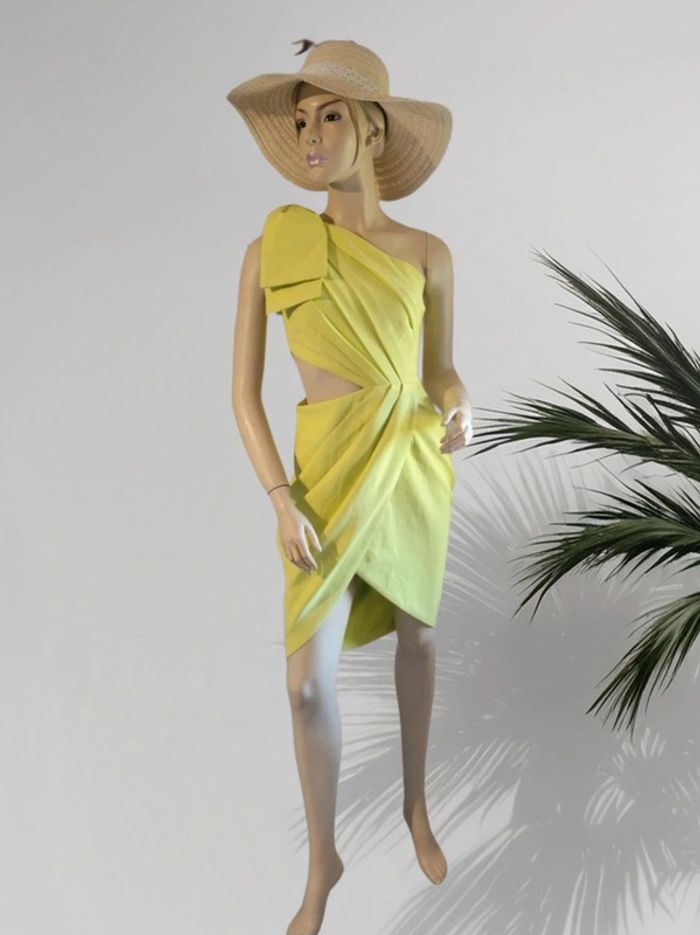 Robe croisée mi-longue taille 36
