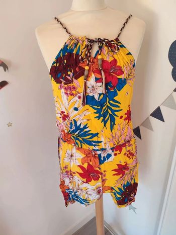 Combinaison short fleuri d'été très bon état taille M