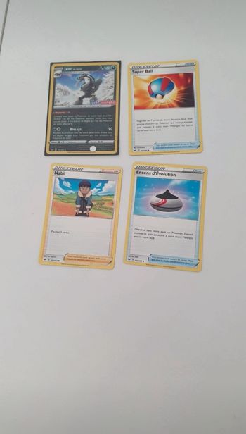 4 cartes Pokémon 