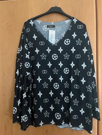 Joli pull TU neuf avec étiquette