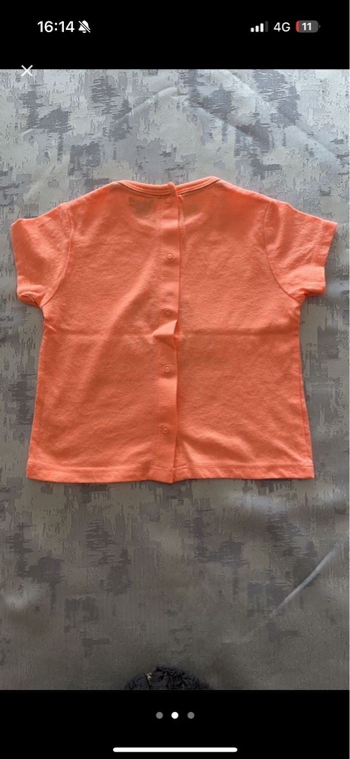 đ Tee-shirt manches courtes bĂ©bĂ© â KIABI 12 mois TBE - photo numĂ©ro 2