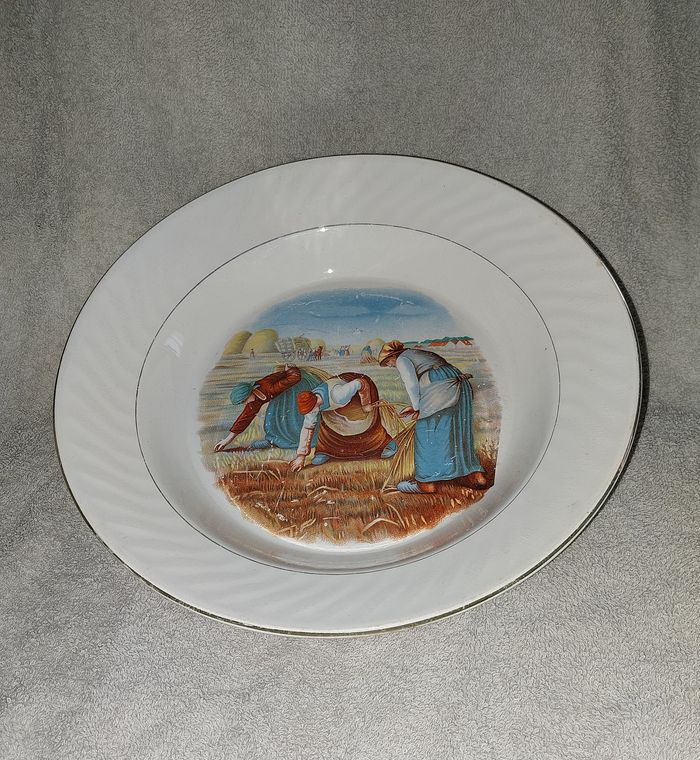 superbe plat creux Saint Amand dinoise France les semeuses de Millet