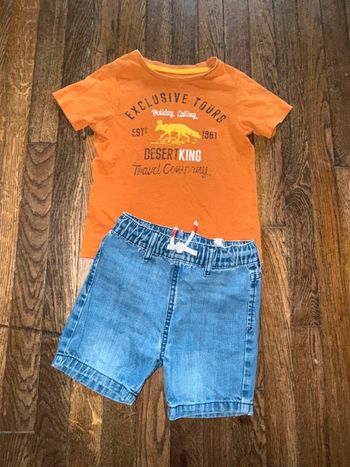 T-shirt vertbaudet (tbe) et short H&M (bon état)  3 ans