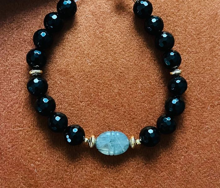 Bracelet amulette scarabée Labradorite et Onyx noir - photo numéro 4