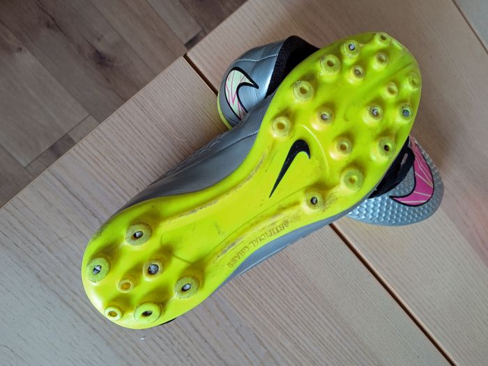 Crampons de football NIKE - photo numéro 3