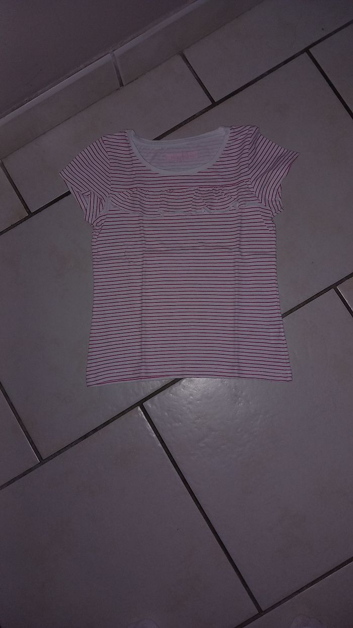 Tee shirt Rayé rose et blanc in extenso 6 ans tbe