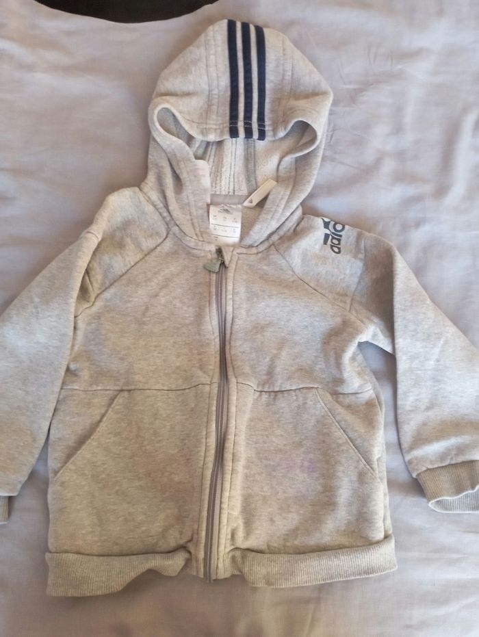 Veste capuche adidas 2-3 ans
