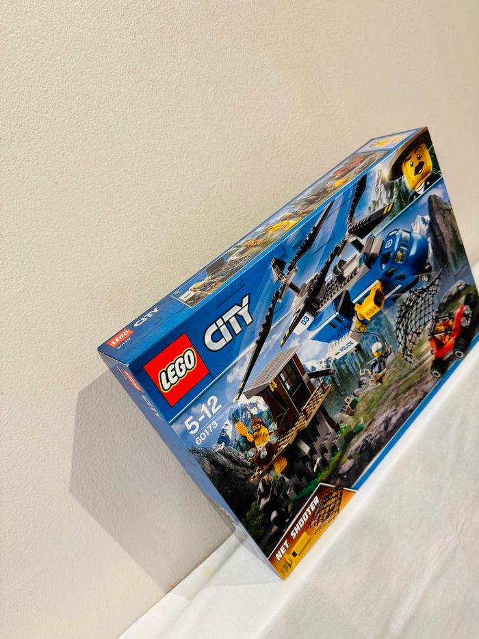 Lego city L’arrestation dans la montagne 5/12 ans 60173 - photo numéro 2