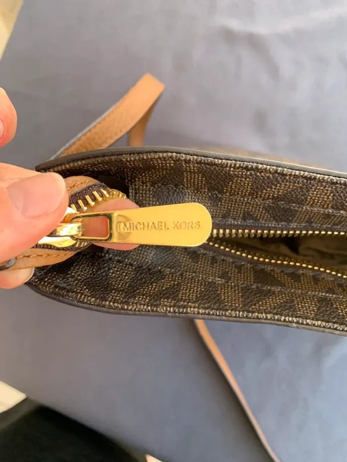 Sac Michael Kors Jet Set Travel logo - photo numéro 16