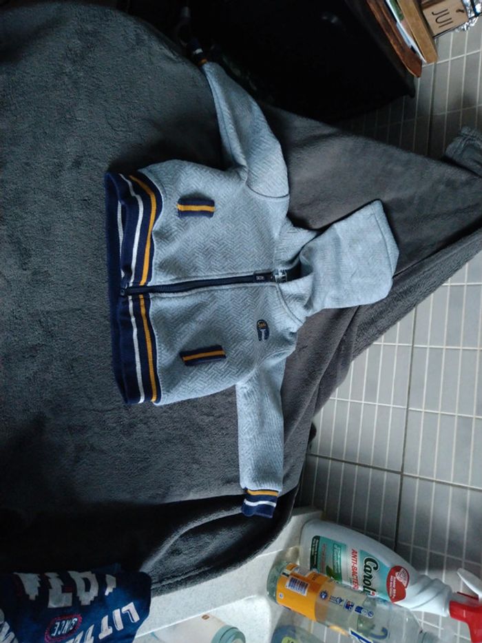 Tenue complète 3 articles creeks 12 mois - photo numéro 3