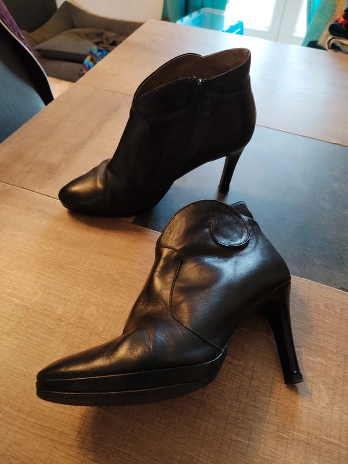 Bottines a talons hauts 36 (c)