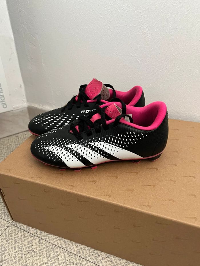 Chaussures De Foot Enfants Taille Adidas Taille (31) - photo numéro 2