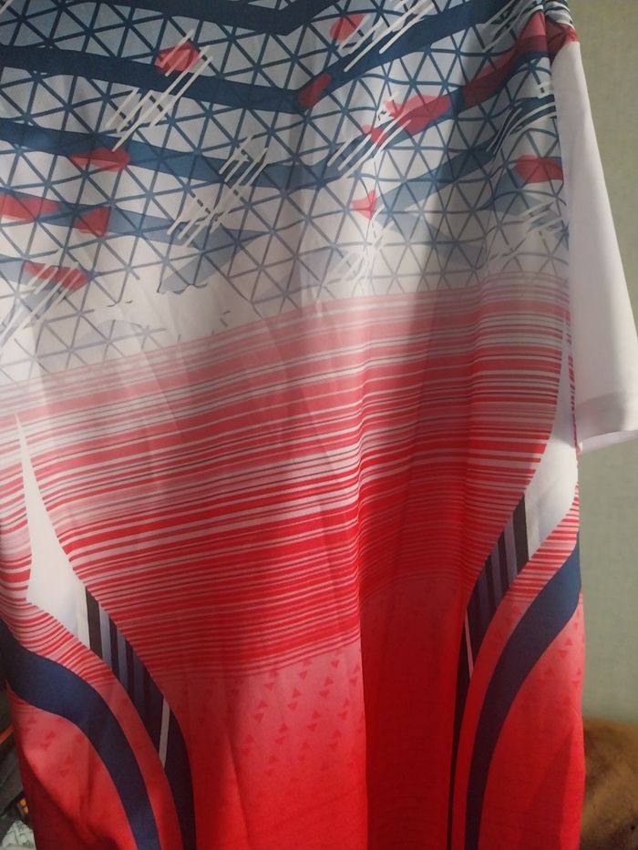 Polo tout neuf jamais porté - photo numéro 4