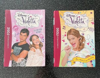 Bibliothèque rose - lot 2 livres Violetta