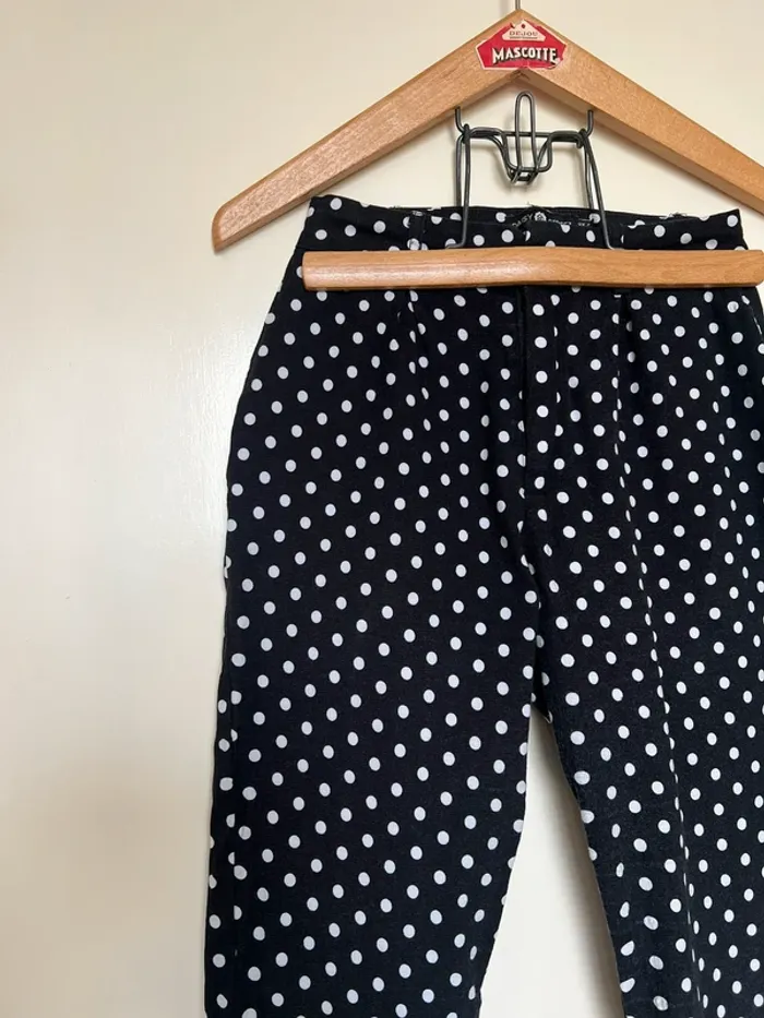 Pantalon à pois T36 🤍🖤 - photo numéro 3