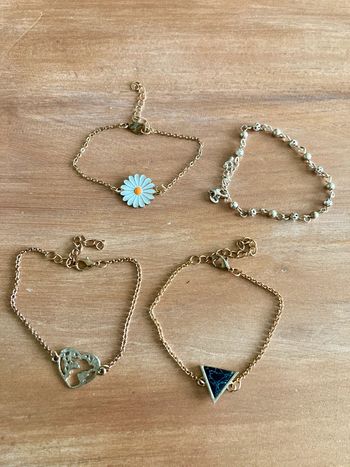 Lot de 4 bracelets fantaisie