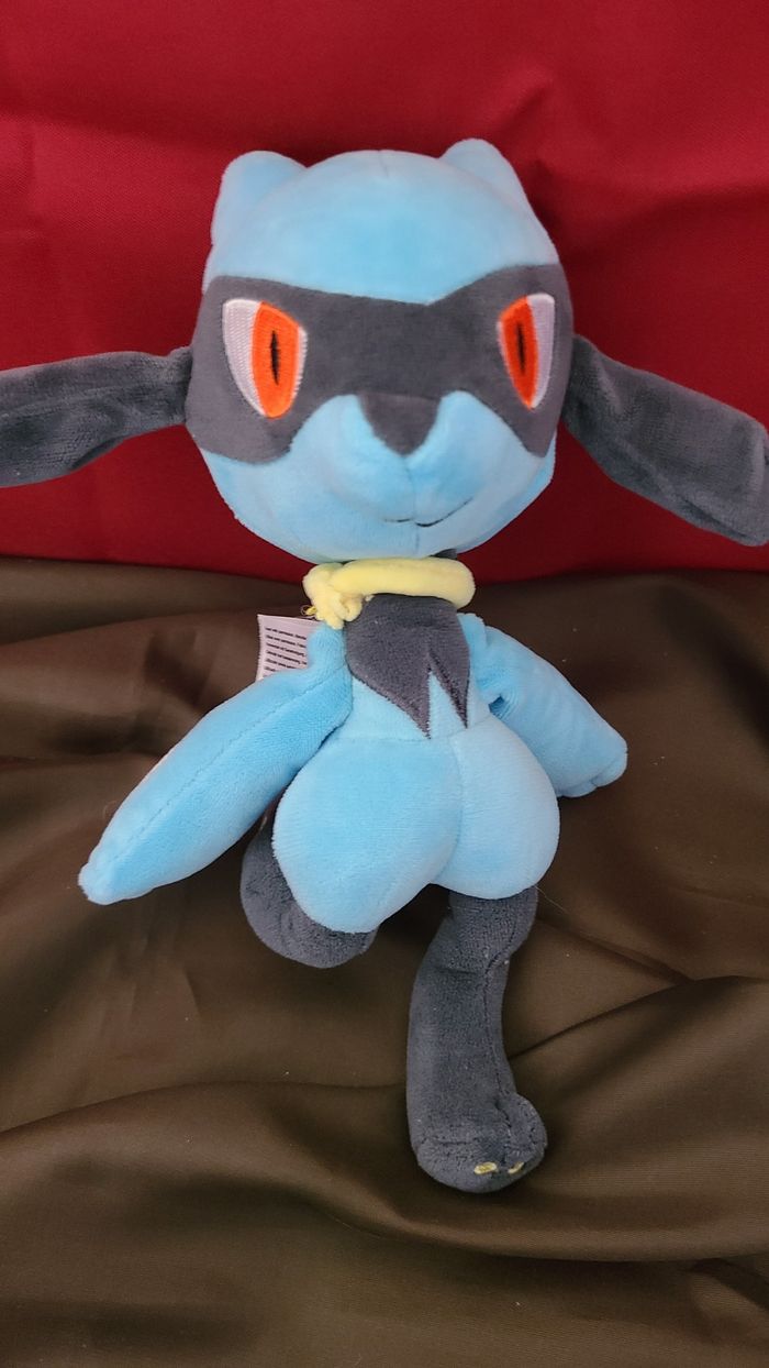 BANDAI Peluche Riolu 20 cm Pokémon - photo numéro 2
