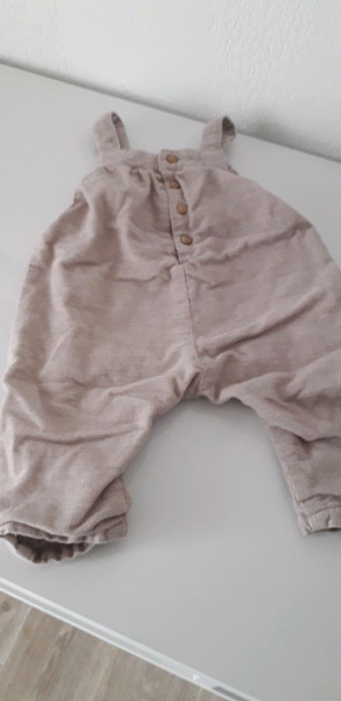 Salopette velours 1 mois - photo numéro 4