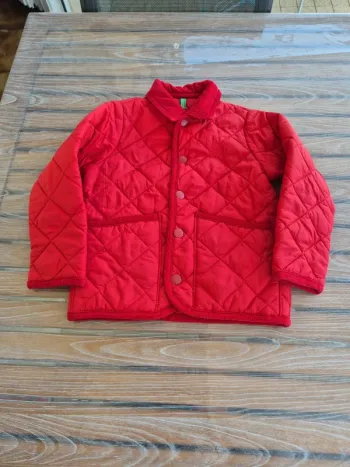 Benetton blouson matelassé rouge taille 3/4 ans