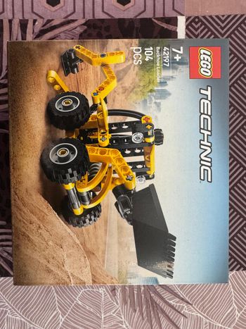LEGO Technic 42197 – Backhoe Loader – 104 pièces – Neuf scellé