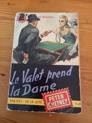 Roman Policier Vintage Le Valet Prend la Dame
