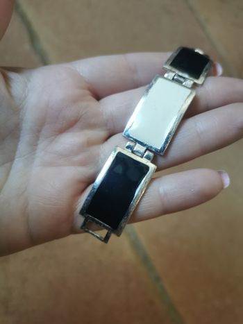 Bacelet argenté émaillé blanc et noir 