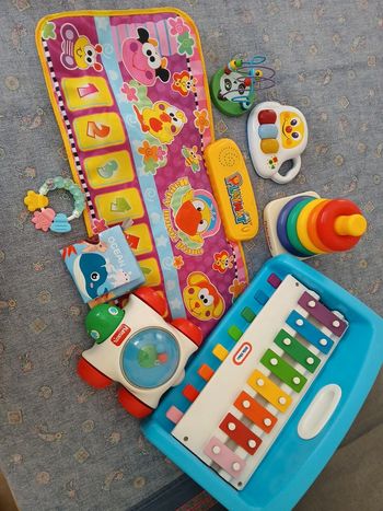 8 jouets 1er age