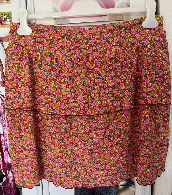 Jupe courte à volant, motif fleuri (rose,orange,jaune,violet), 40/42, misshelen - photo numéro 6