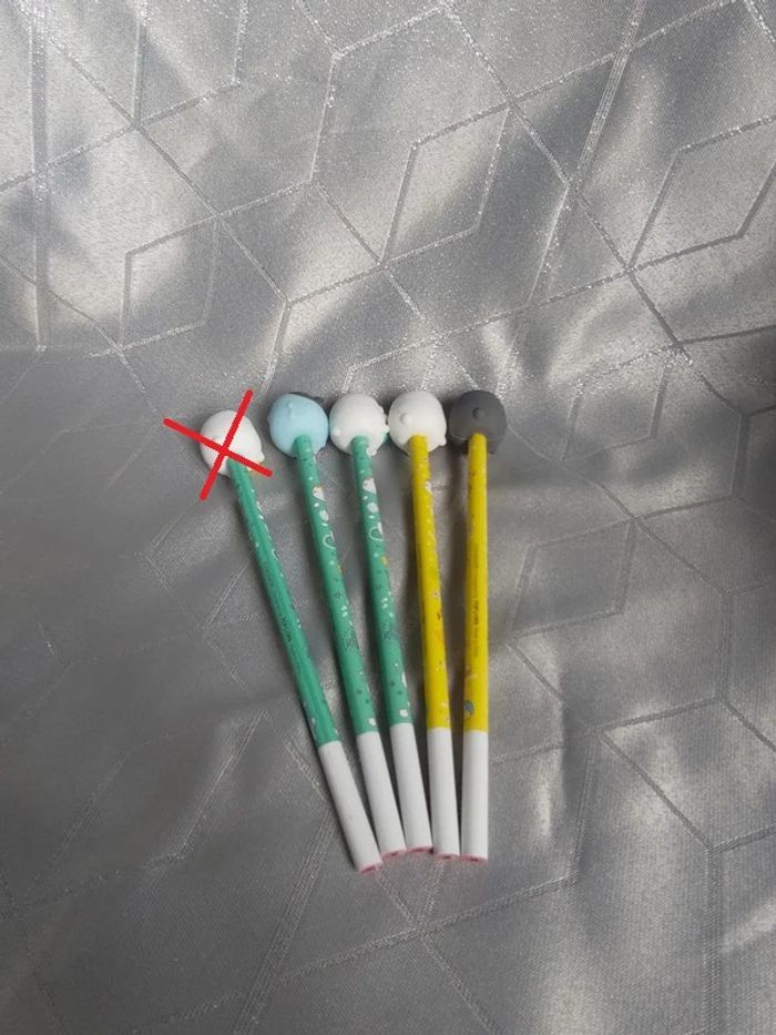 Crayon Molang au choix avec Figurine Amovible - photo numéro 3