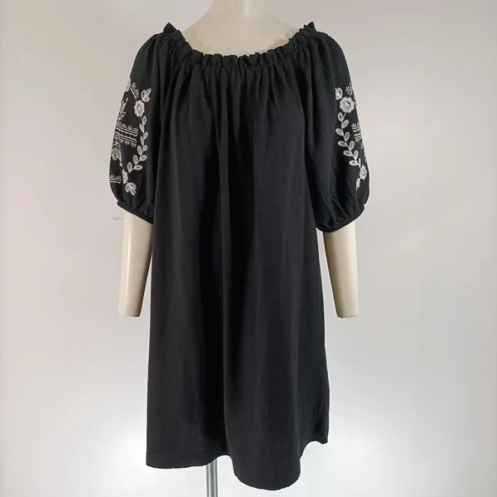 Robe noire courte robe, broderie bleurs FH évasé été motif fleur A127