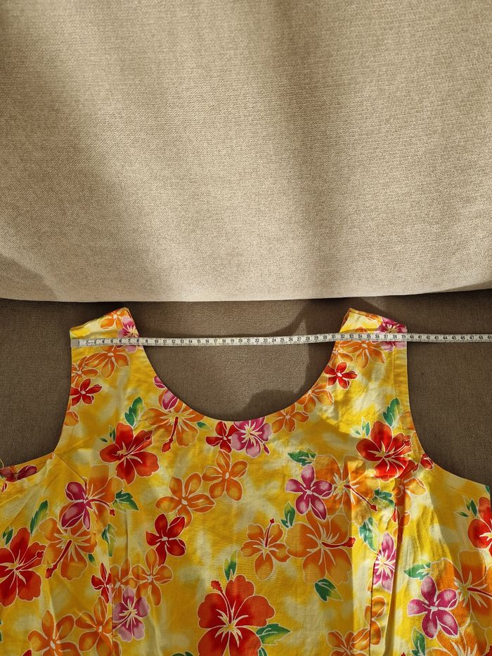 Robe polynésienne jaune à motif fleurs - photo numéro 8