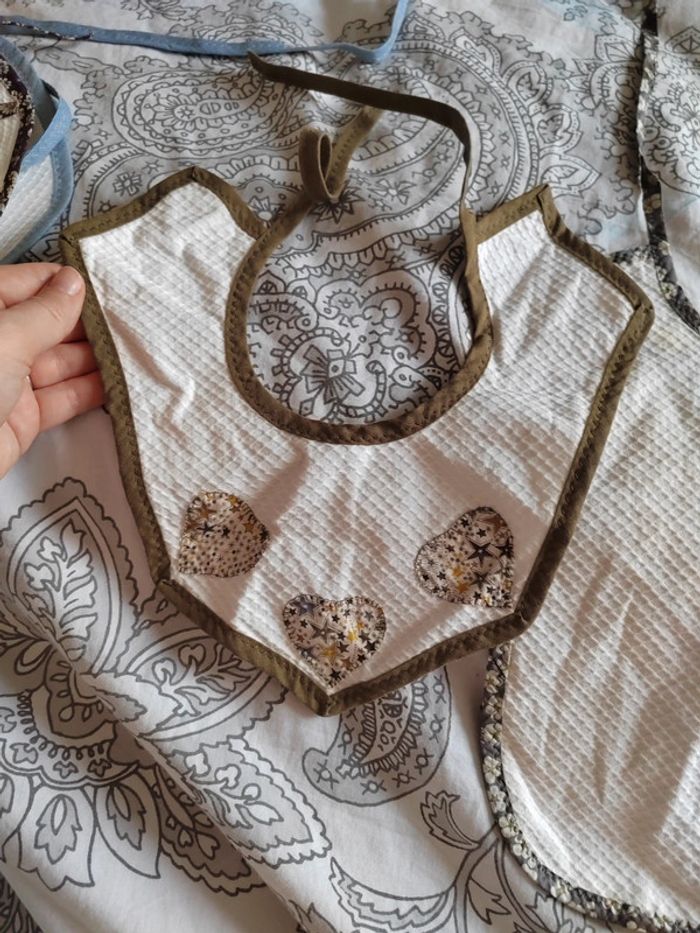 Lot de 4 bavoirs liberty/nid d'abeille - photo numéro 5